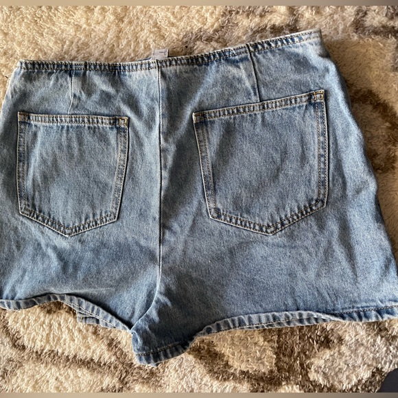 Skort - Picture 3 of 3